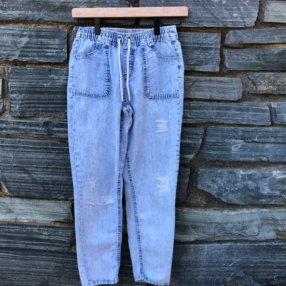 Girls ( size 12) *GIRLFRIEND* faded wash ,80’s vibe jeans